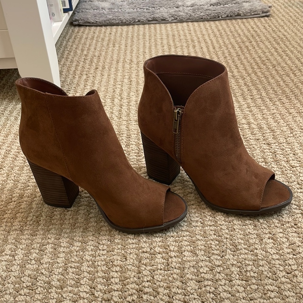 Carlos Santana Size 6.5 Brown Open Toe Booties 3.5 Inch Heel - NWOT